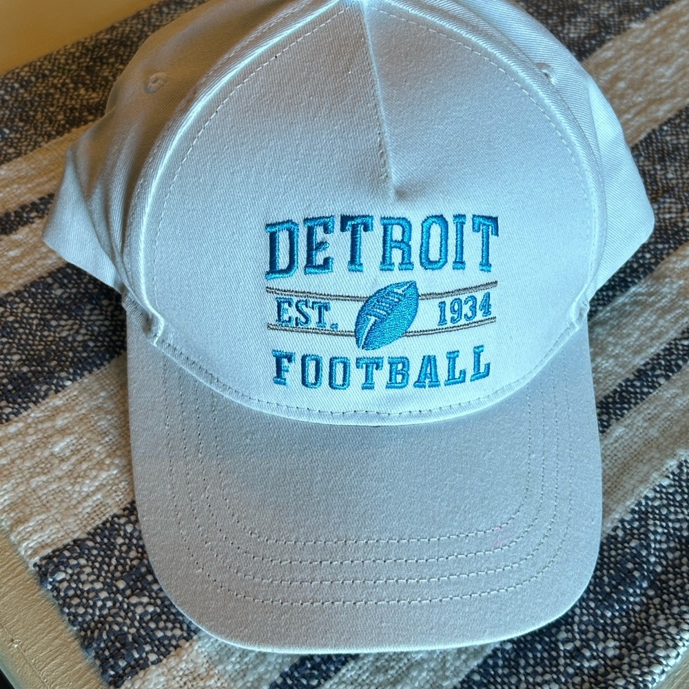 Detroit Lions white ball cap!